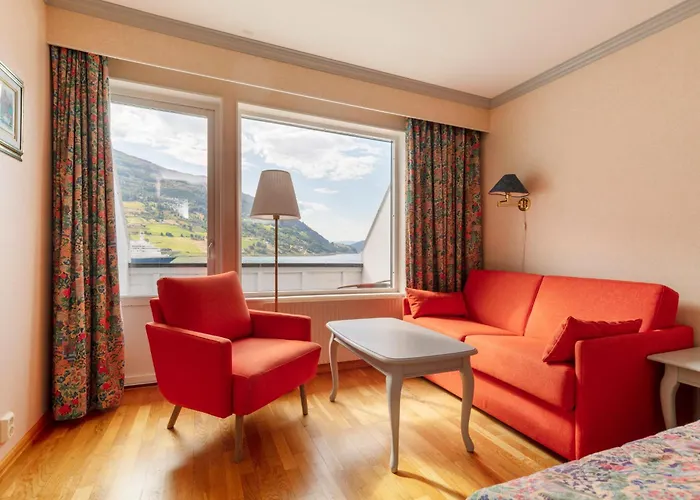 Olden Fjordhotel